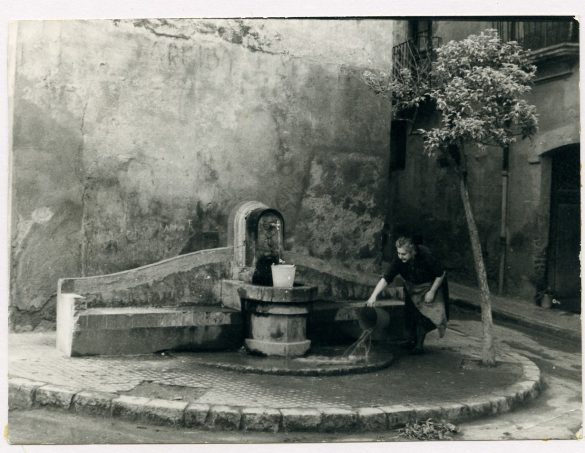 Font de la Plaça de la Fusta (desapareguda) Arxiu Municipal de Valls (AMV) Fons de l'Ajuntament de Valls Autor: Alfons Galimany.